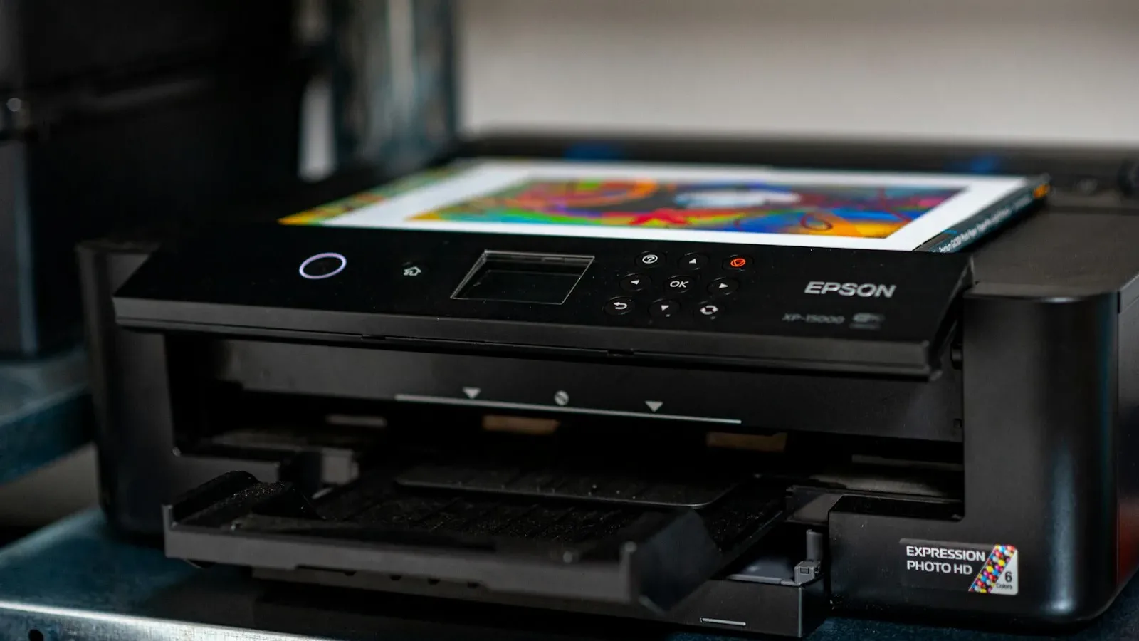 Máy in màu Epson đang in ảnh màu - sửa máy in màu tại nhà TP.HCM